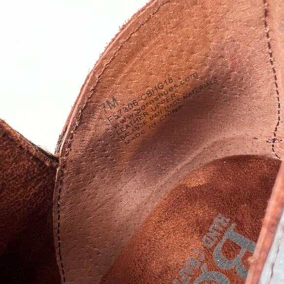 BORN Benna Leather Ankle Boot Back Zip in Dark Brown Women’s Size 7M - Picture 9 of 10